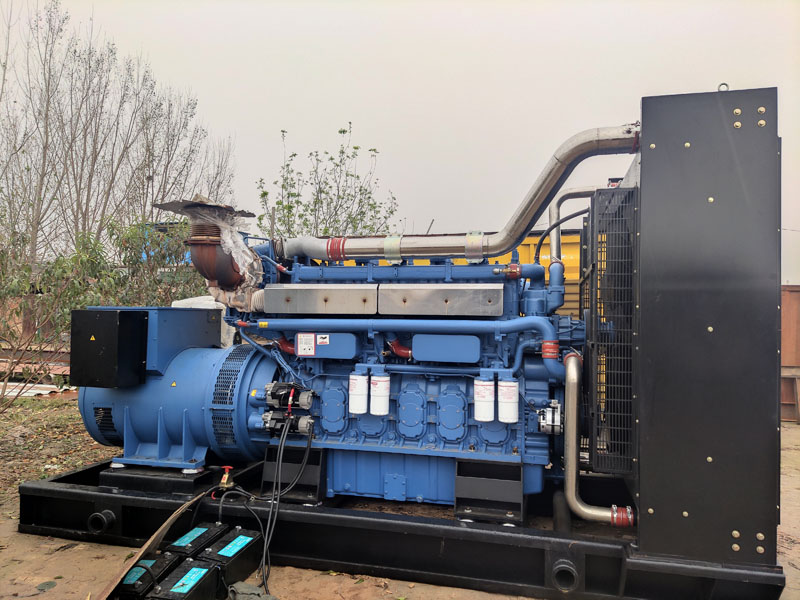 岳口镇柴油发电机组更换机油时,应遵循哪些步骤?